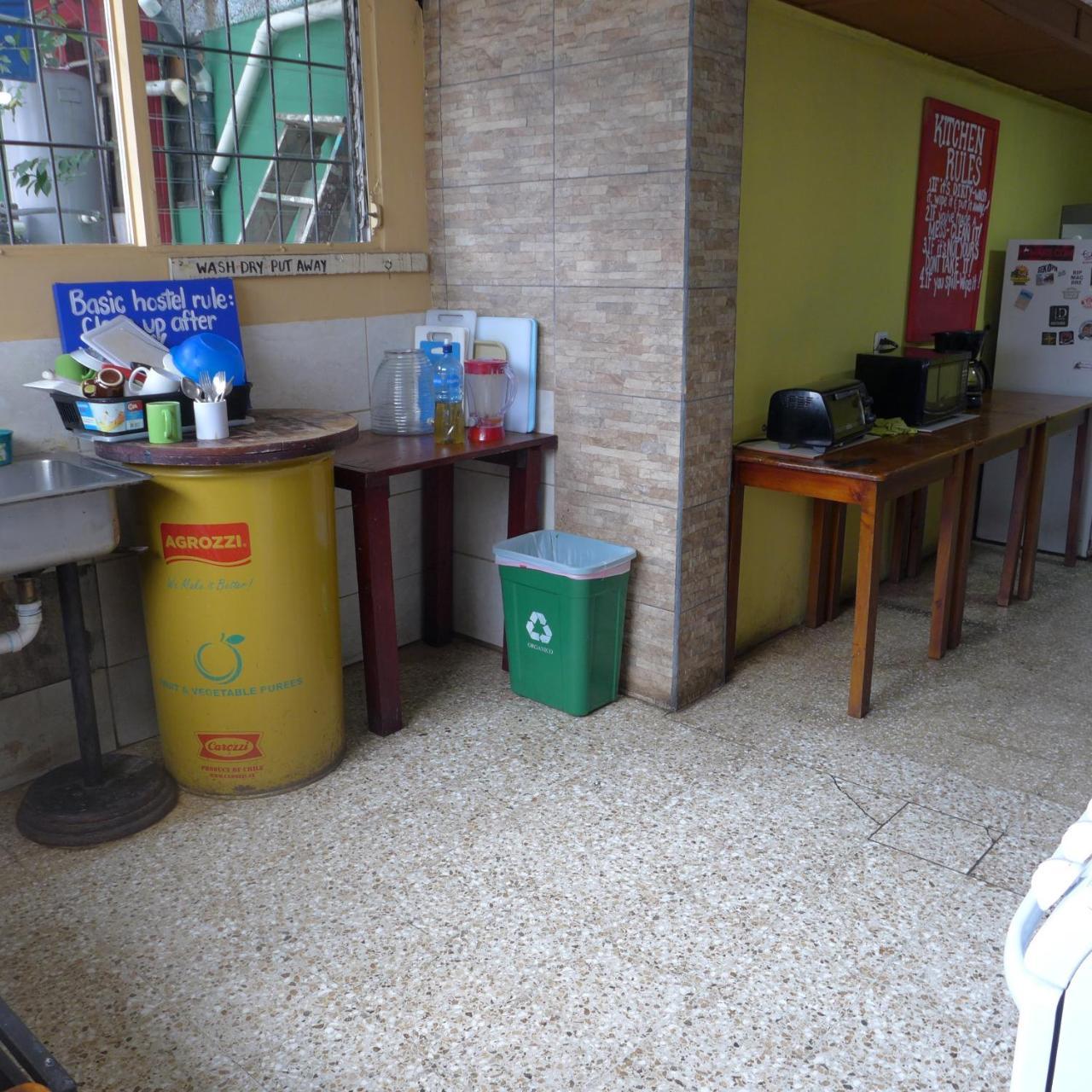 Casa Yoses Hostel Сан-Хосе Экстерьер фото